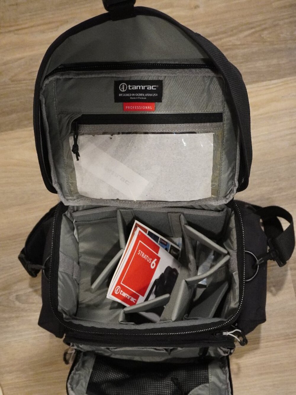 NWT Tamrac Stratus 6 shoulder camera bag (black)